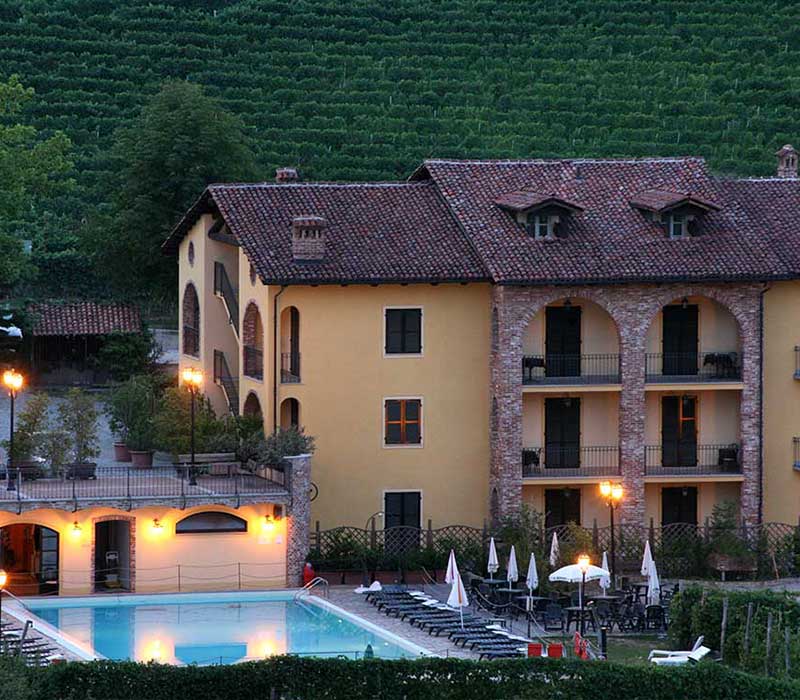 Oliven Italia bike tour Piemonte -Hotel Barolo - Barolo